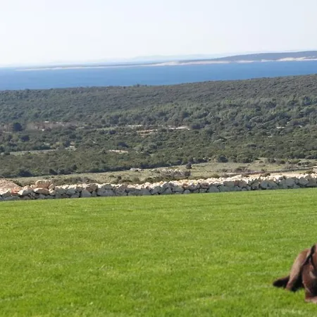 Larah Land 4 Star Glamping Adria Luxusní stan