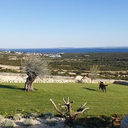 Larah Land 4 Star Glamping Adria Luxusní stan