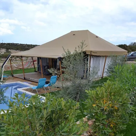 Luxury tent Larah Land 4 Star Glamping Adria Simuni