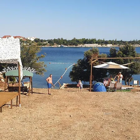 Larah Land 4 Star Glamping Adria